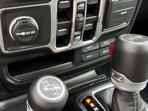 Used 2024 Jeep Wrangler Unlimited Sport AWD/4WD image 7