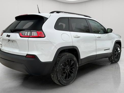 Used 2023 Jeep Cherokee Altitude Lux image 4