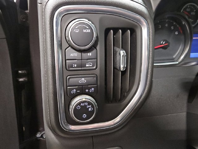 Used 2021 Chevrolet Silverado 1500 LT AWD/4WD image 34