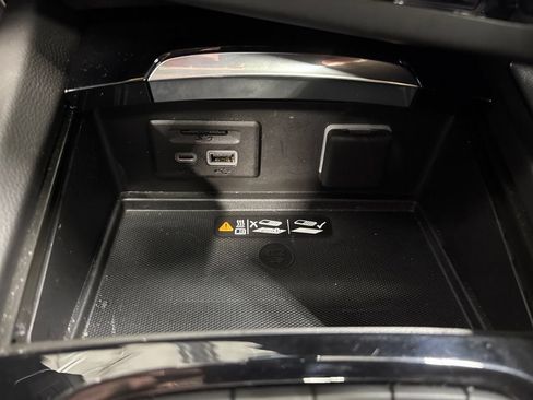 Used 2023 Buick Envision Avenir AWD/4WD image 34