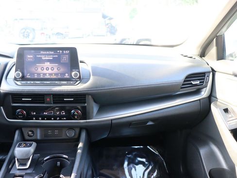 Used 2024 Nissan Rogue SV FWD image 18