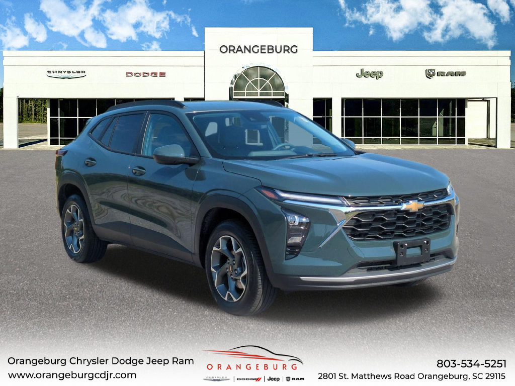 Used 2026 Chevrolet Trax LT FWD image 1