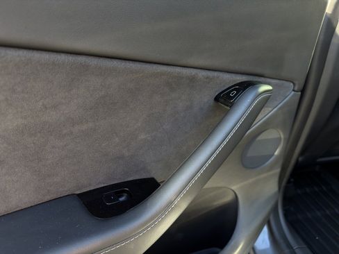 Used 2021 Tesla Model Y Long Range image 31