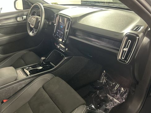 Used 2023 Volvo XC40 Recharge Plus AWD/4WD image 27