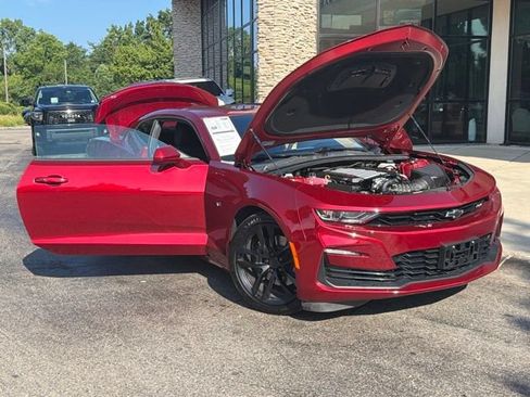 Used 2023 Chevrolet Camaro SS RWD image 9
