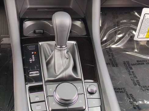 New 2026 MAZDA MAZDA3 Hatchback w/Premium Plus Pkg image 12