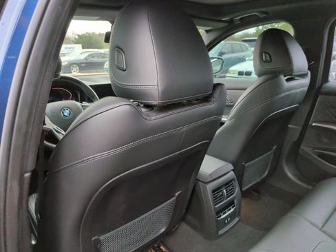 Used 2022 BMW 330i Sedan w/ Driving Assistance Package image 31