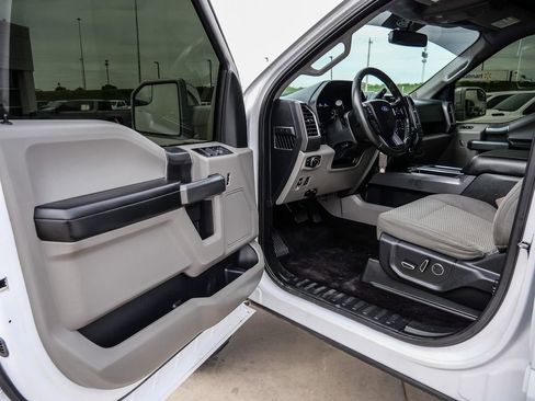 Used 2017 Ford F150 XLT w/ Equipment Group 302A Luxury AWD/4WD image 27