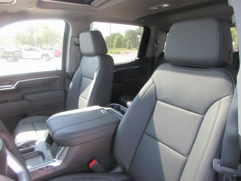 New 2026 GMC Sierra 1500 SLT w/ SLT Premium Plus Package image 14