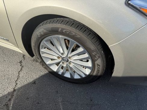 Used 2015 Toyota Avalon Limited image 7