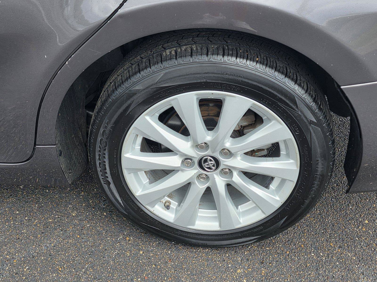 Used 2018 Toyota Camry LE FWD image 27