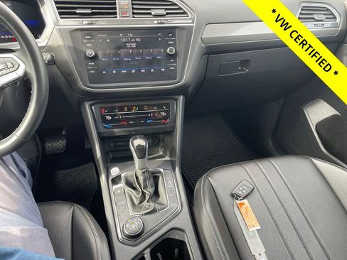 Used 2024 Volkswagen Tiguan SE image 21