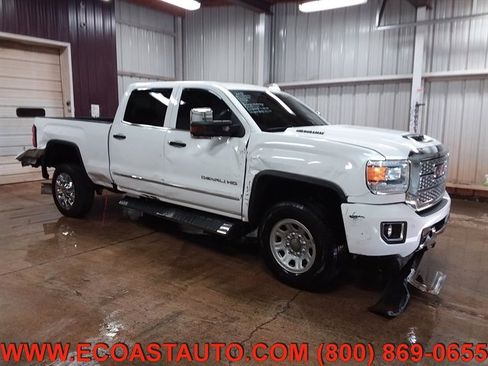 Used 2018 GMC Sierra 2500 Denali w/ Duramax Plus Package image 1