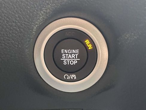 New 2026 Chrysler Pacifica Select image 32