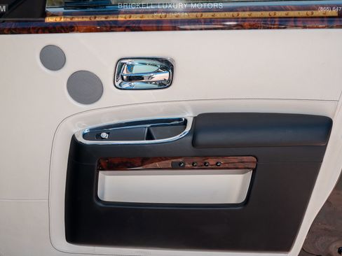 Used 2014 Rolls-Royce Ghost image 17