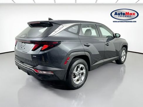 Used 2023 Hyundai Tucson SE image 2