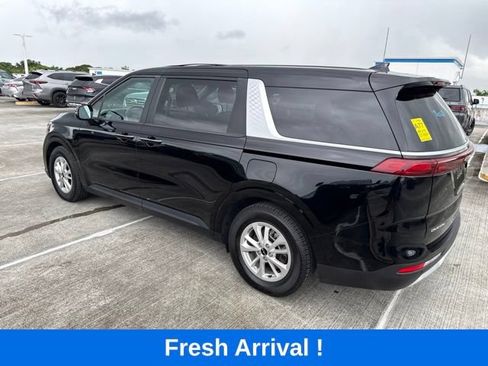 Used 2024 Kia Carnival LX FWD image 16