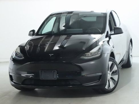 Used 2021 Tesla Model Y Long Range image 3