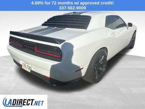 Used 2016 Dodge Challenger R/T w/ Blacktop Package image 8