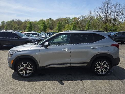Certified 2021 Kia Seltos SX w/ SX Sunroof Package AWD/4WD image 4