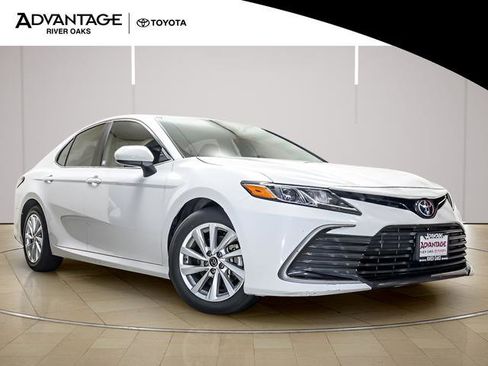 Certified 2024 Toyota Camry LE FWD image 2