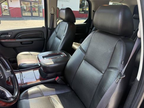 Used 2013 Cadillac Escalade Luxury AWD/4WD image 33