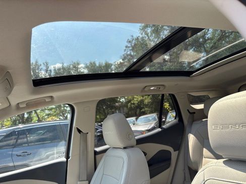 Used 2022 GMC Terrain Denali w/ Denali Premium Package image 2