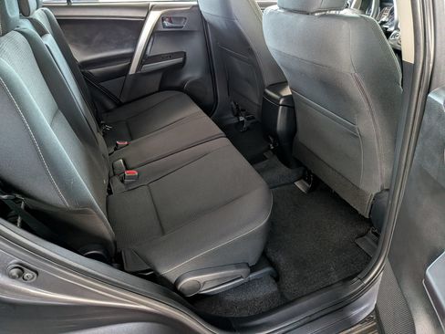 Certified 2018 Toyota RAV4 XLE FWD image 32