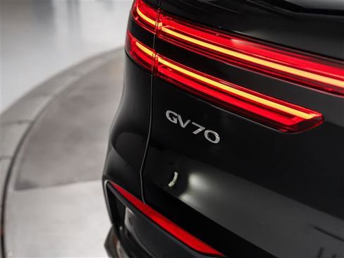 New 2026 Genesis GV70 2.5T Advanced image 15