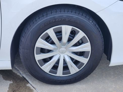 Used 2021 Toyota Camry LE w/ Cold Weather Package FWD image 11