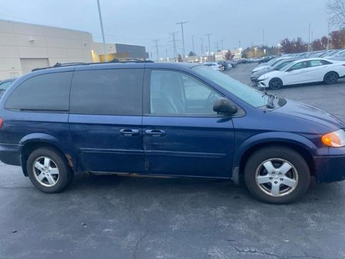 Used 2006 Dodge Grand Caravan SXT image 4