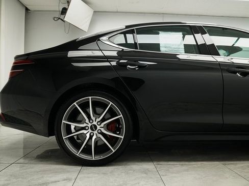 Used 2025 Genesis G70 2.5T image 12