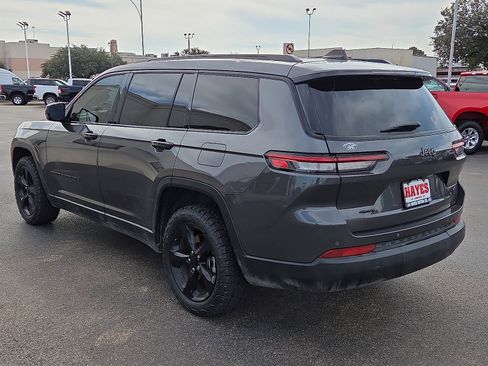 Used 2023 Jeep Grand Cherokee L Laredo image 3