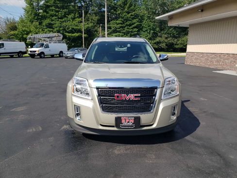 Used 2014 GMC Terrain SLE w/ Chrome Package FWD image 2