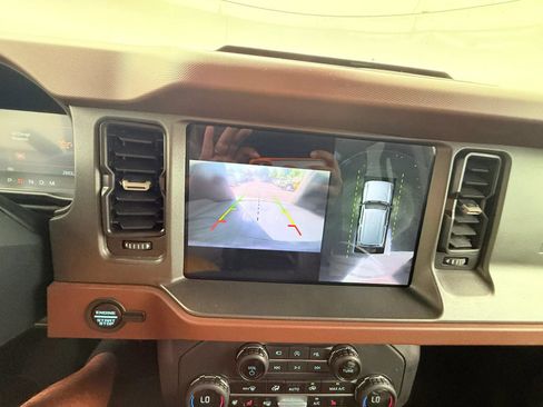 Used 2024 Ford Bronco Outer Banks AWD/4WD image 31