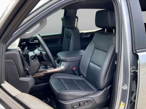 Used 2025 Chevrolet Silverado 1500 LT Trail Boss w/ Convenience Package II AWD/4WD image 24