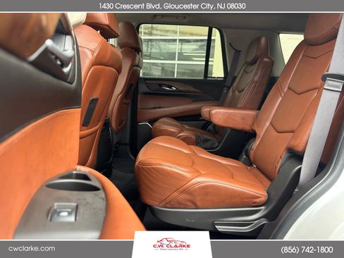 Used 2017 Cadillac Escalade Premium Luxury image 25