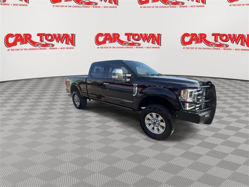 Used 2022 Ford F250 Platinum w/ FX4 Off-Road Package image 2