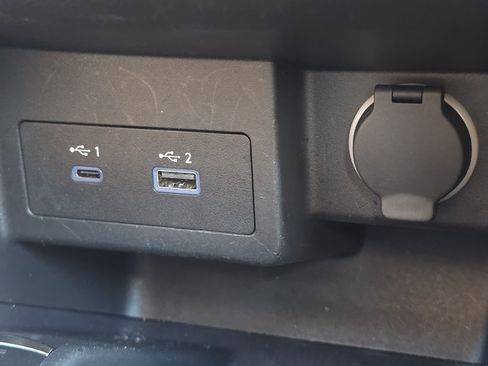 Used 2024 Nissan Kicks SV FWD image 8