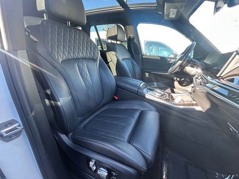 Used 2025 BMW X5 xDrive50e image 23