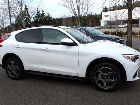 Used 2022 Alfa Romeo Stelvio Sprint image 6