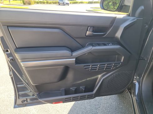 Certified 2024 Toyota Tacoma SR5 AWD/4WD image 16