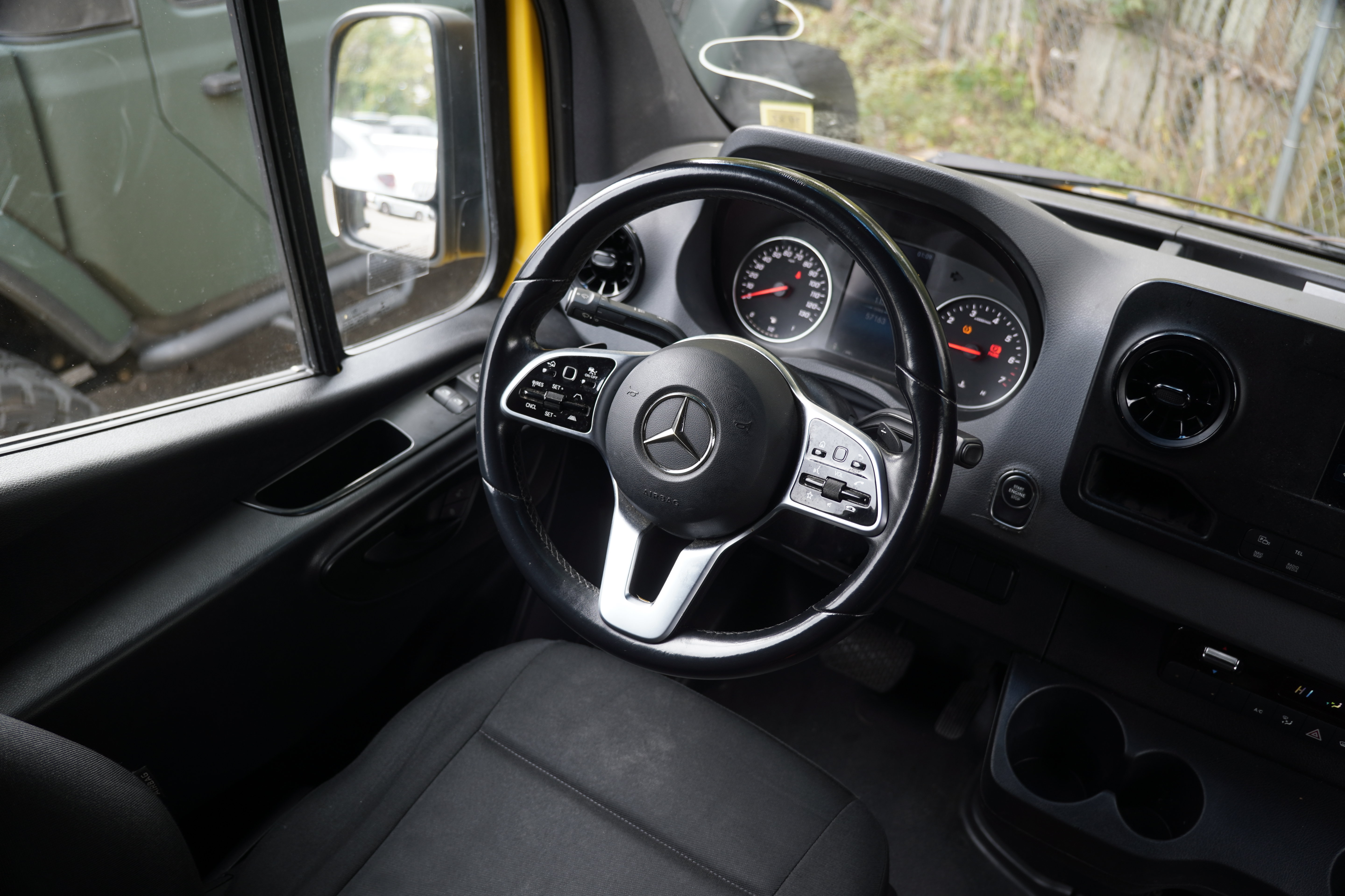 Used 2021 Mercedes-Benz Sprinter 2500 w/ Acoustic Package image 27