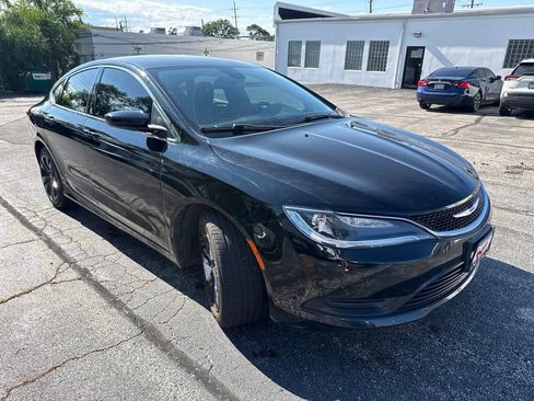 Used 2017 Chrysler 200 LX FWD image 6