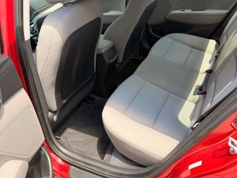 Used 2019 Hyundai Elantra SE FWD image 8