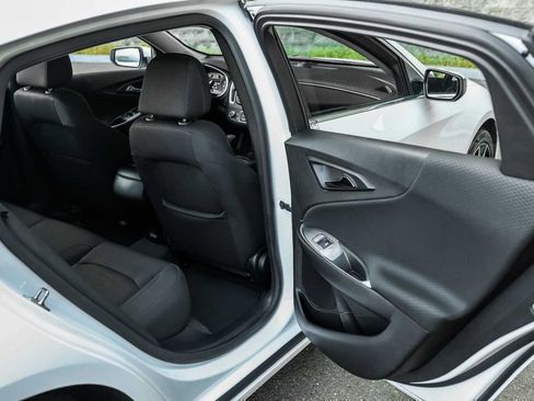 Used 2025 Chevrolet Malibu RS image 16