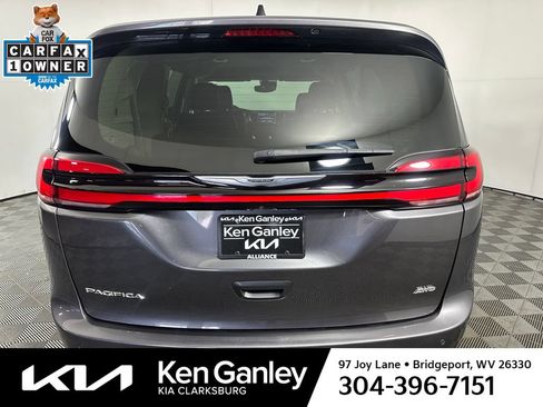 Used 2023 Chrysler Pacifica Touring-L AWD/4WD image 5