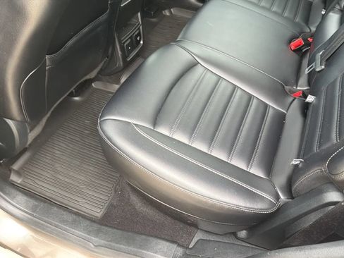 Used 2019 Ford Edge SEL w/ Equipment Group 201A AWD/4WD image 35