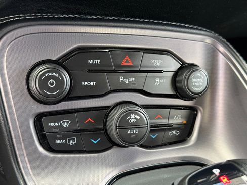 Used 2023 Dodge Challenger GT image 33