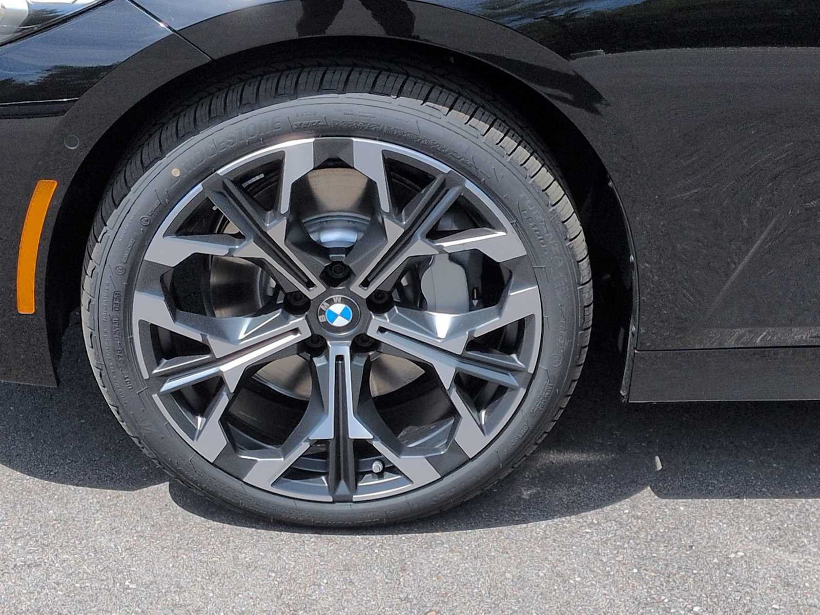 Used 2026 BMW 330i xDrive Sedan w/ Premium Package AWD/4WD image 4